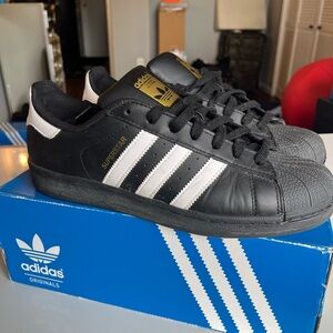 Black Adidas Shell Toe size 9.5 lightly worn